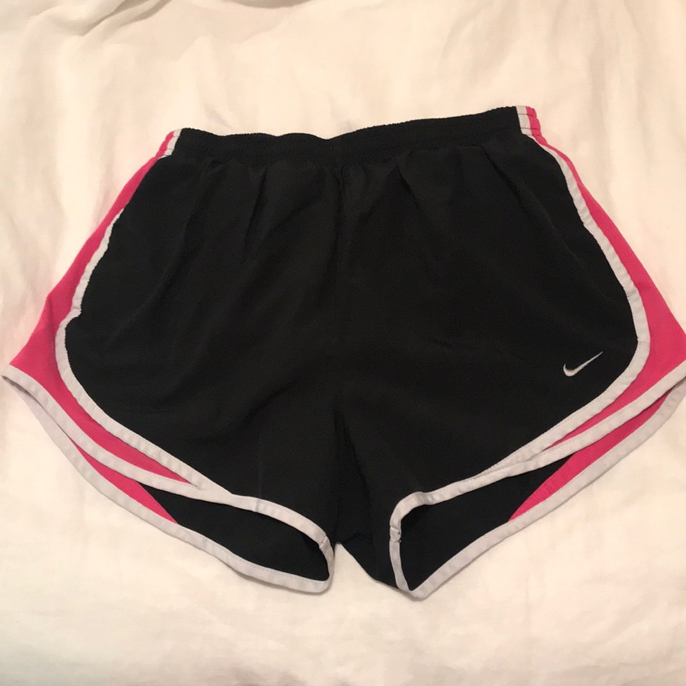 Nike women’s tempo shorts
